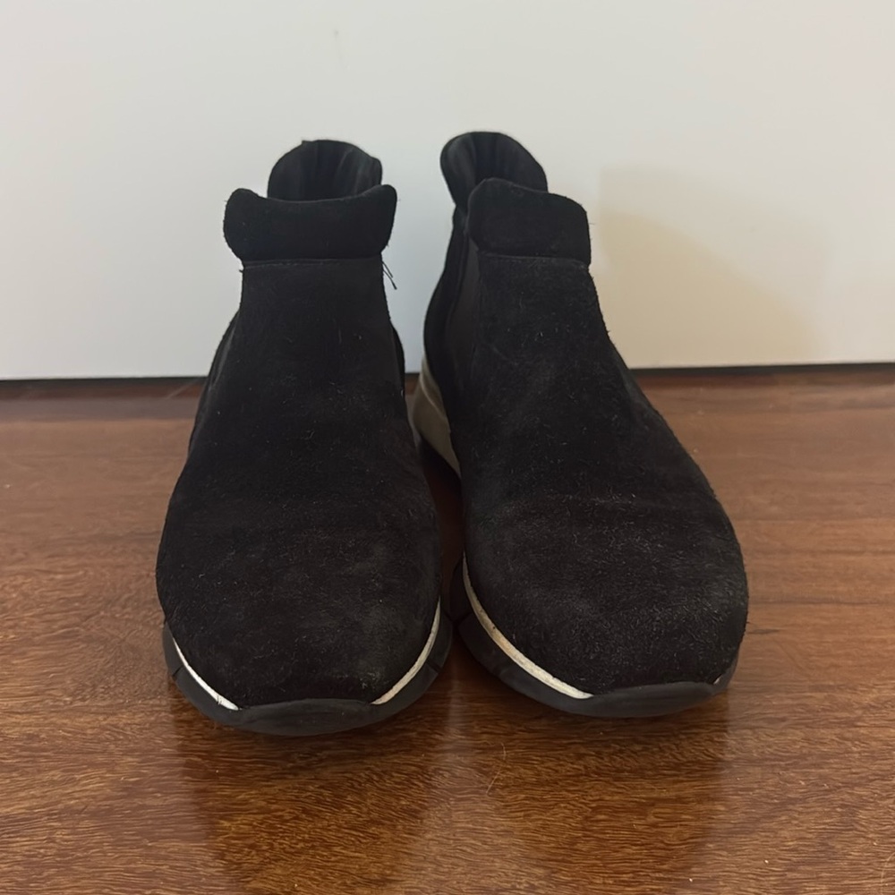 La Canadienne Suede Slip-On